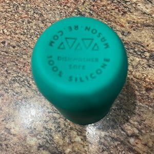 Mason-re silicone glass jar koozie sleeve.